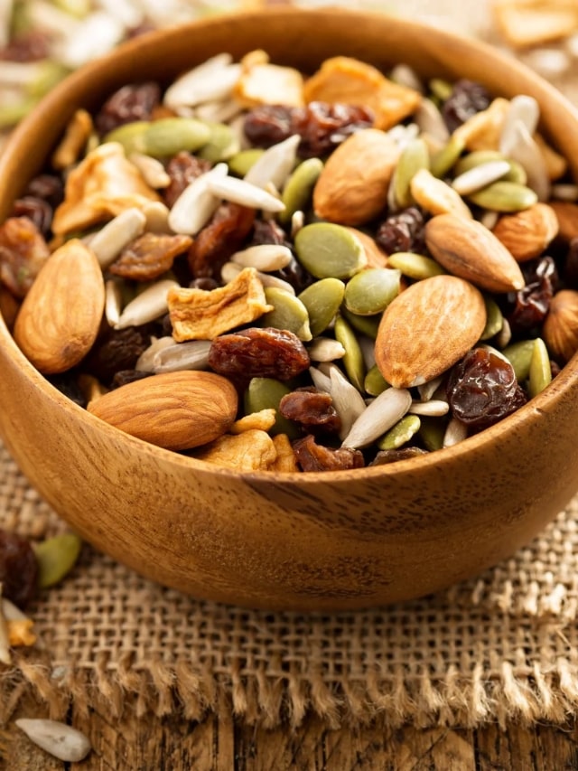 Dry fruits खाएं वजन घटाएं, कौनसे ड्राई फ्रूट्स है जो वज़न कम करते है।