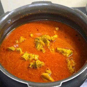 Lucknowi mutton curry 
