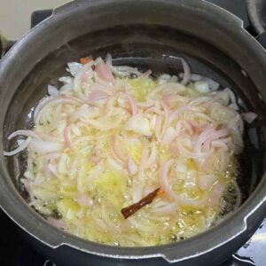 Lucknowi mutton curry 