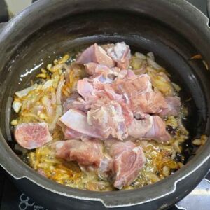 Lucknowi mutton curry 